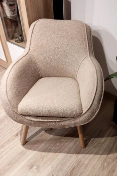 Zdjęcie autorstwa: aldona, Wrocław, Opinia:Najbardziej wygodny fotel jaki kiedykolwiek sobie kupiłam. W tej tkaninie wygląda bardzo elegancko i jest taki mięciutki w dotyku. Kolor też bardzo ładny. Wszystkim domownikom się bardzo podoba. Zakup w 100% udany. Polecam