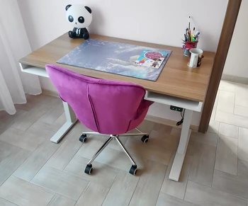 Zdjęcie autorstwa: Jolanta, Tarnowskie Góry, Opinia:Jestem bardzo zadowolona 
Świetny produkt a regulacja pozwala na proste dostosowanie biurka dla dziecka i dorosłego 