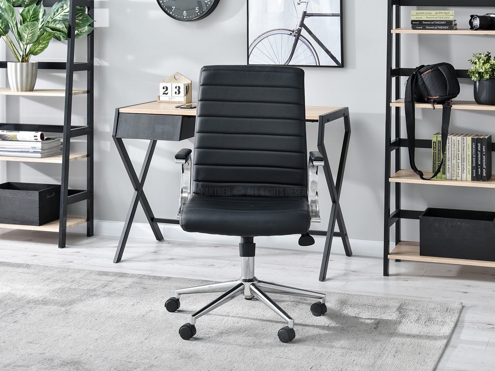 Fotel biurowy skórzany CRUZ czarny - eleganckie siedzisko