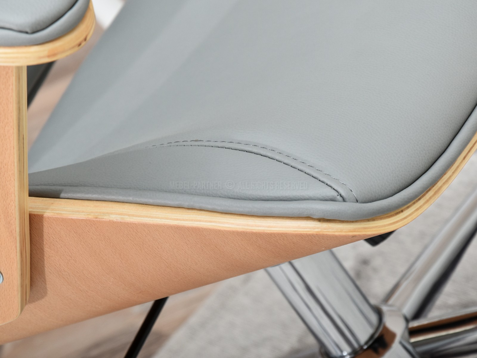 Ekskluzywny fotel biurowy drewniany dla prezesa FRANK bukowo szary - charakterystyczne detale
