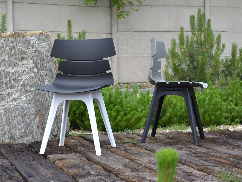 Nowoczesne krzesło z tworzywa ZAC DSX czarno-białe - w aranżacji