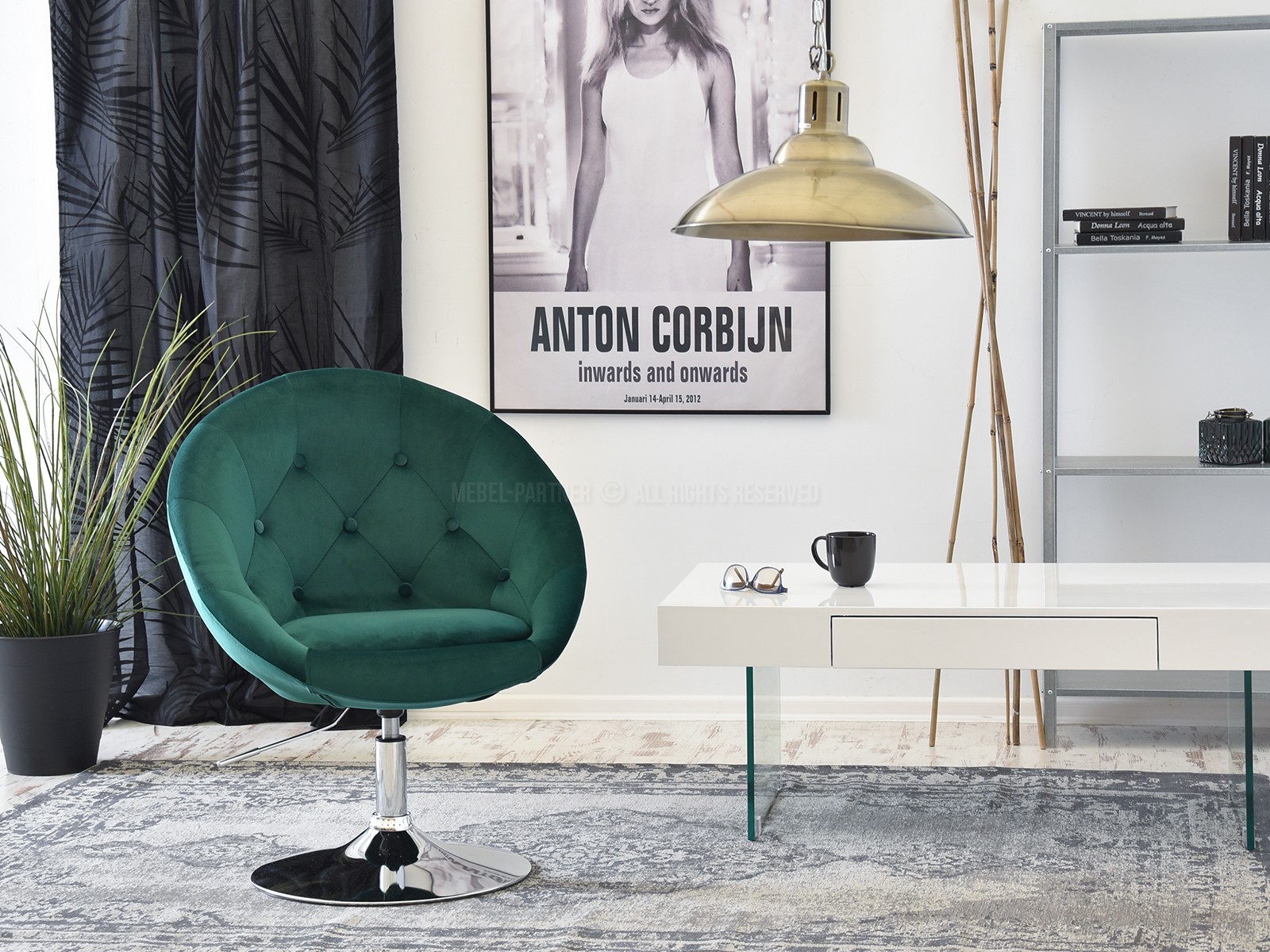 Designerski fotel obrotowy z tkaniny velvet LOUNGE zielony - detal podstawy
