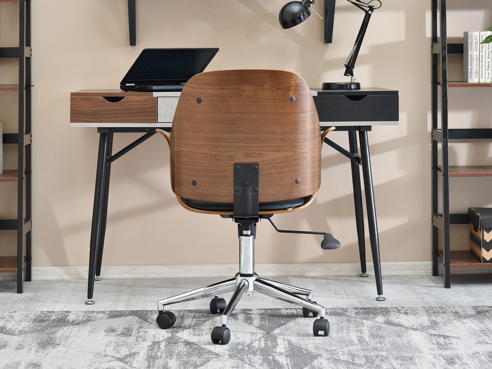 Fotel biurowy ENRIC ORZECH-CZARNY drewniny obrotowy - jakość wykonania