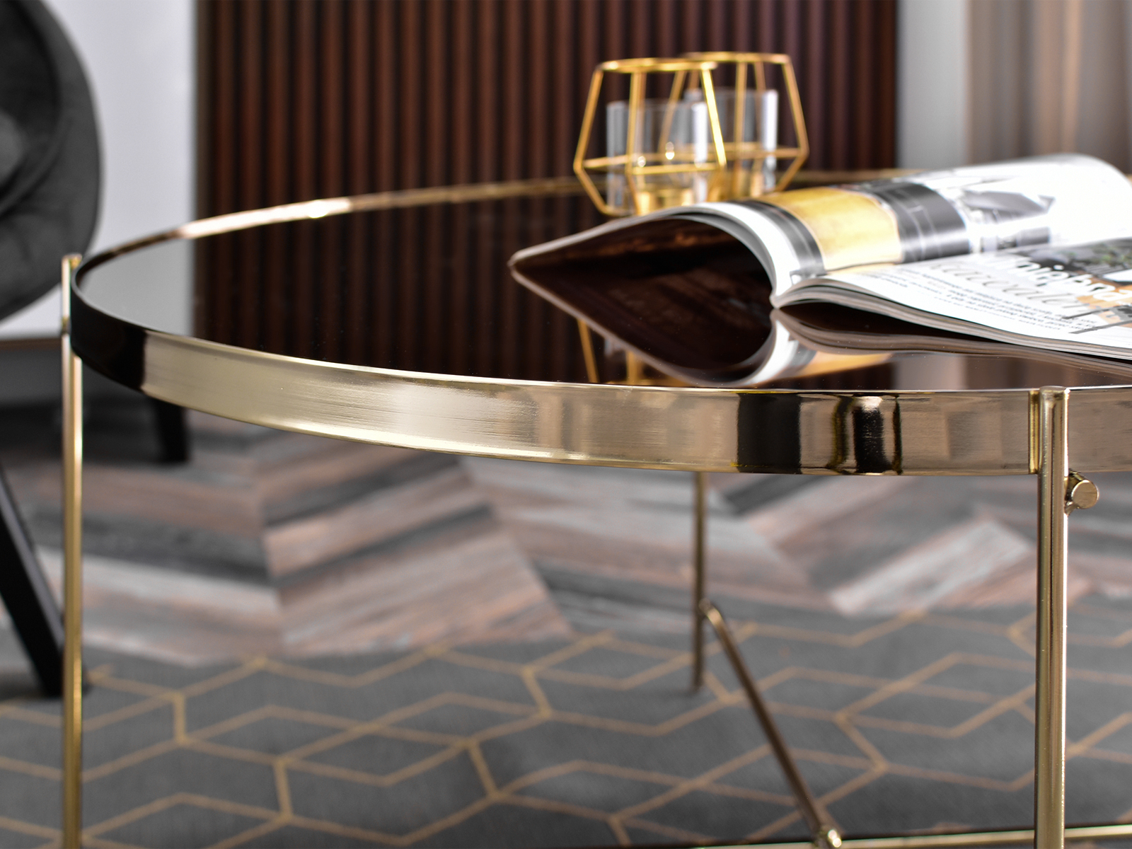 Okrągły stolik IBIA XL ZŁOTY glamour z brązowym szkłem - charakterystyczne detale