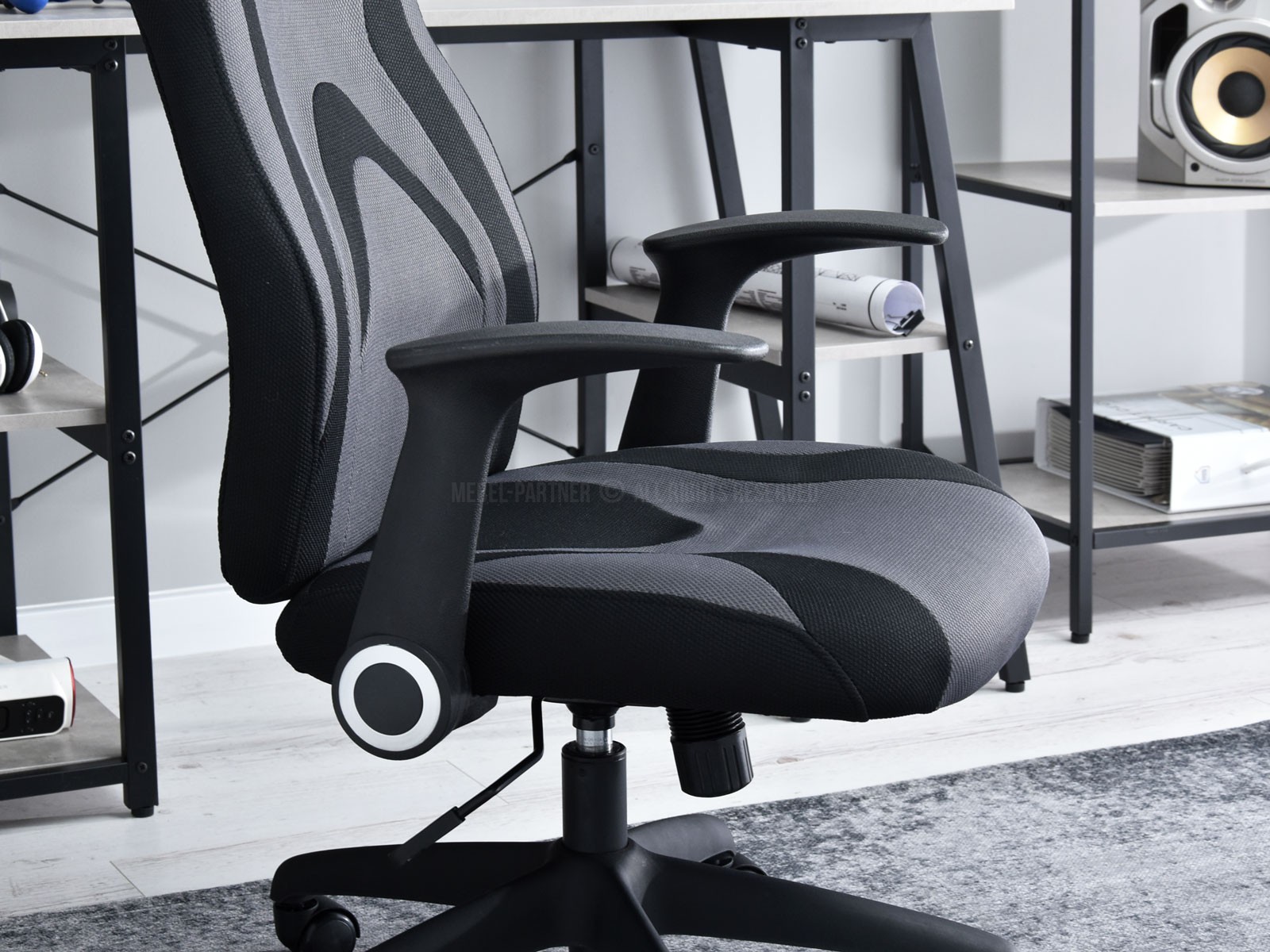 Fotel biurowy SOLID CZARNO-GRAFITOWY dla gracza - charakterystyczne detale