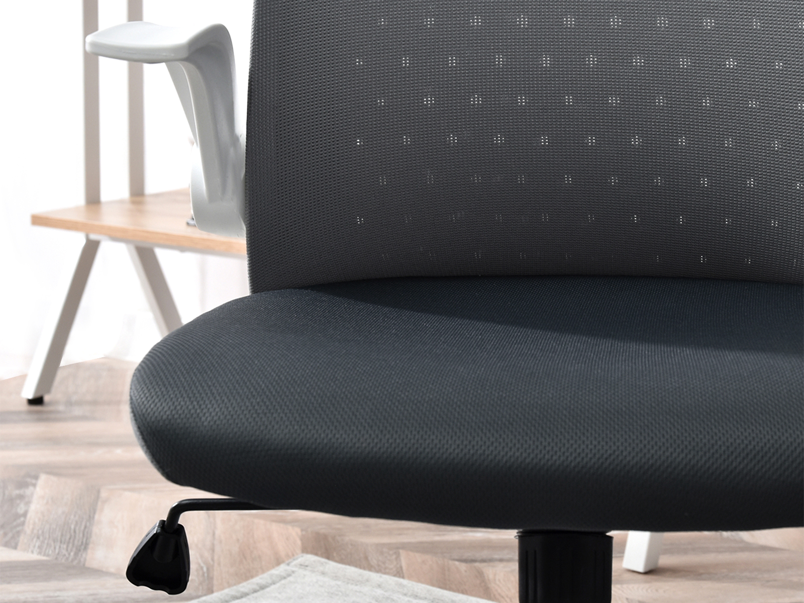 Fotel biurowy ALTO GRAFITOWY wentylowany - szara tkanina