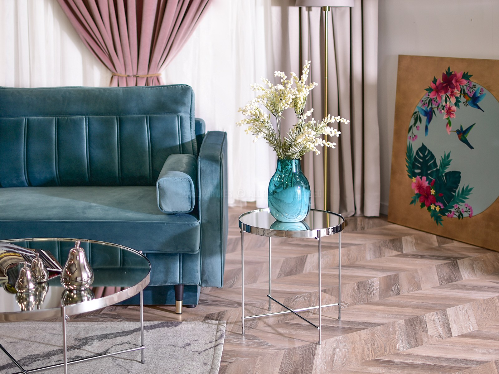 Mały lustrzany stolik IBIA S CHROM okrągły w stylu glamour - oryginalna podstawa