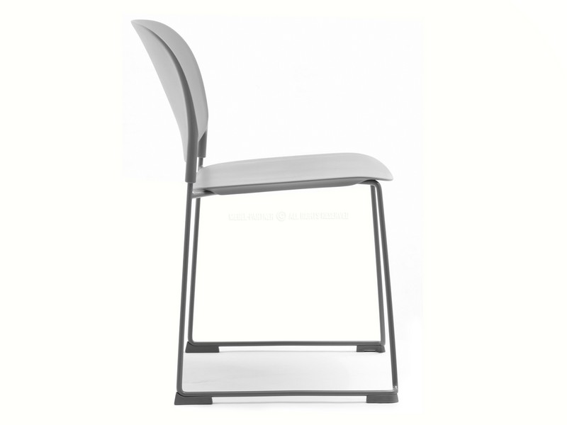 Krzesło kuchenne na metalowych płozach PANA SZARE z tworzywa - stabilna podstawa