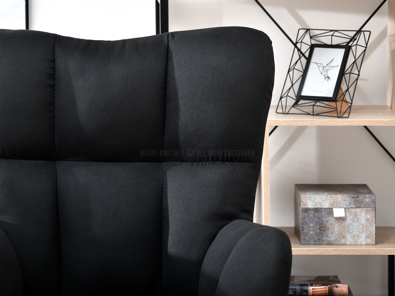 Fotel obrotowy do salonu KIRA czarny z materiału - wygodne oparcie
