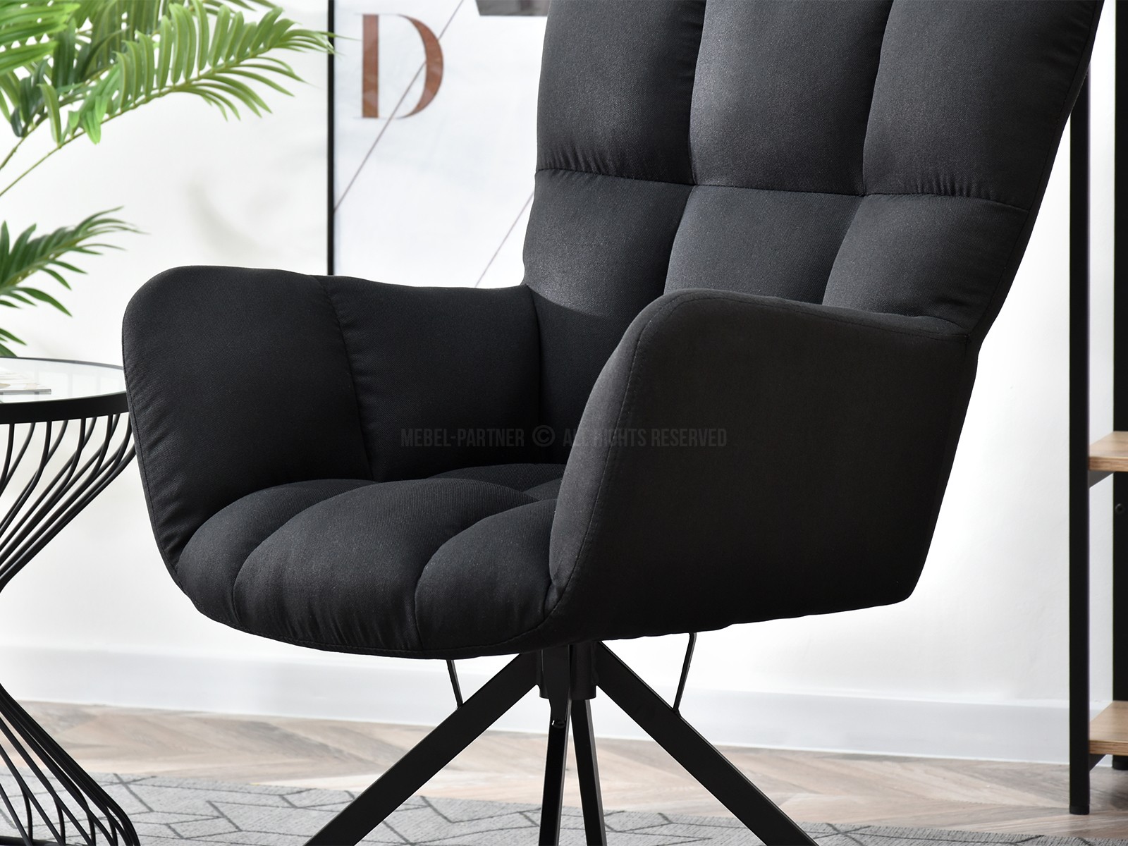 Fotel obrotowy do salonu KIRA czarny z materiału - przeszywane siedzisko