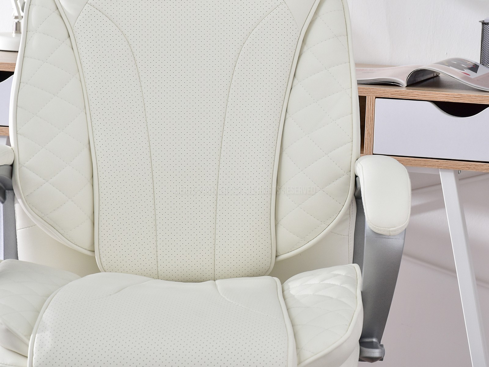 Skórzany fotel biurowy HAMPTON BIAŁY ergonomiczny - ergonomiczne siedzisko