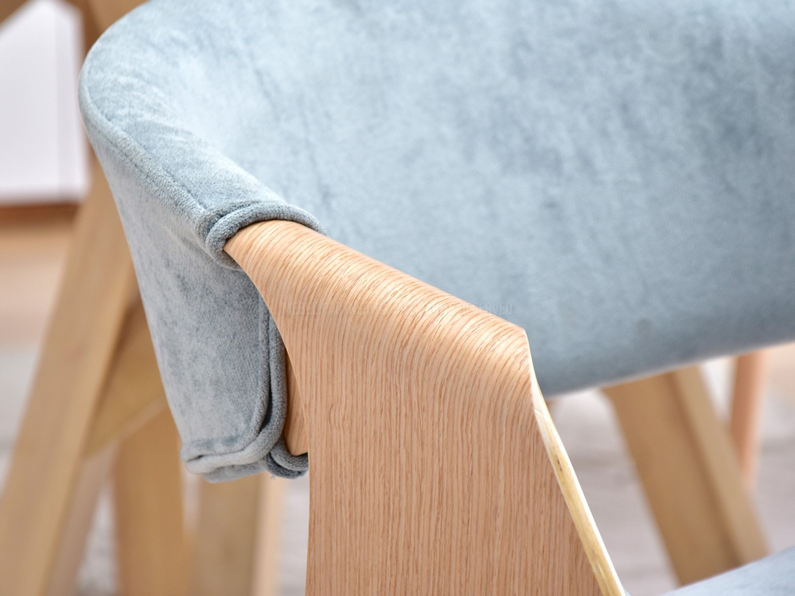 Krzesło drewniane gięte BENT NIEBIESKIE - DĄB - charakterystyczne detale