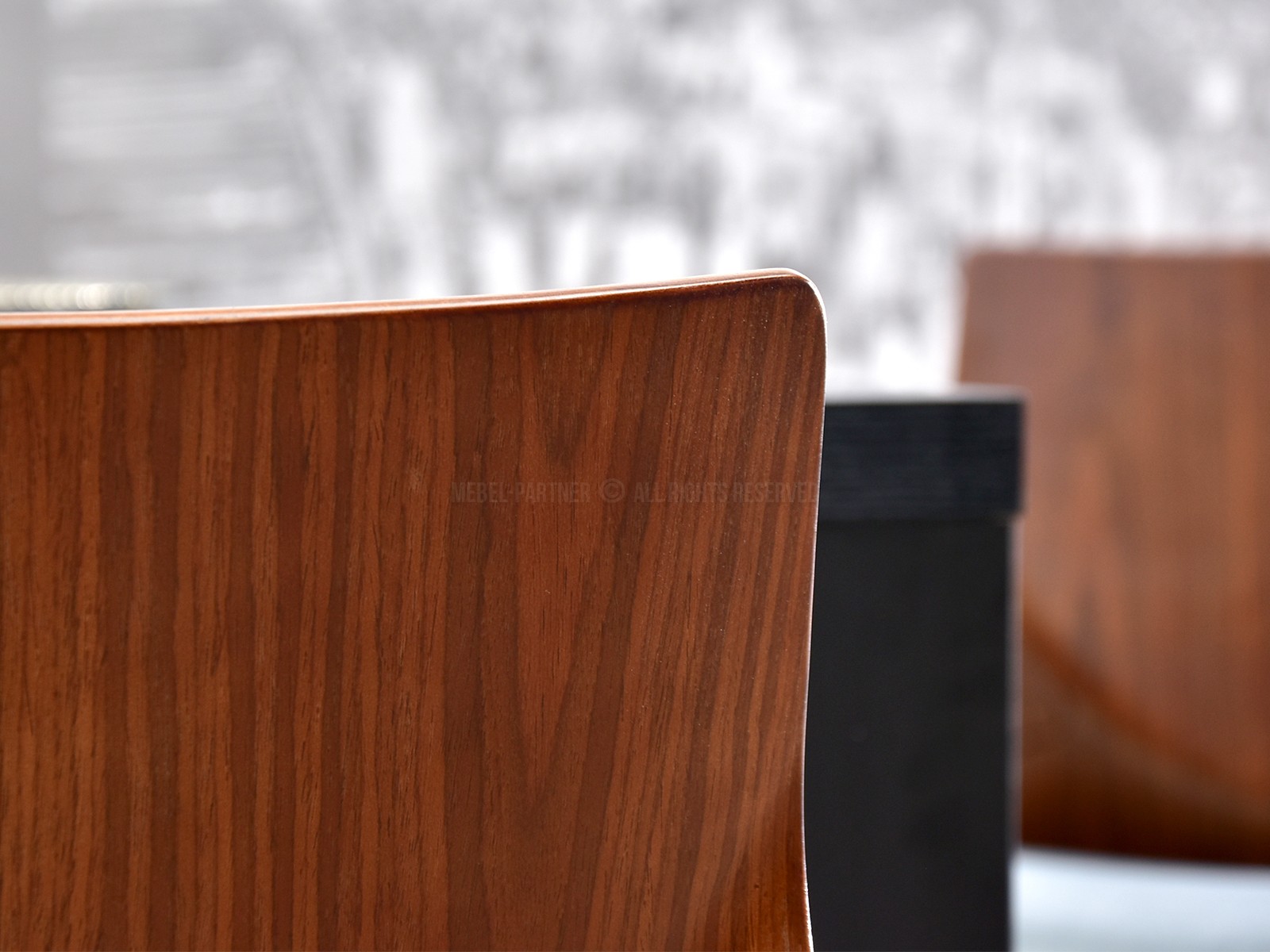 Welurowe krzesło barowe NR23 drewno ORZECH - CHROM - welurowy pad