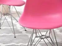 Małe krzesło do jadalni MPC ROD różowe - solidne tworzywo