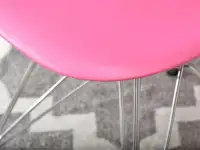 Małe krzesło do jadalni MPC ROD różowe - charakterystyczne detale