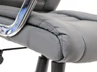 Nowoczesny i stylowy fotel biurowy DRAG szary - detale.