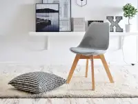 Krzesło drewniane z oparciem LUIS WOOD szare - w aranżacji