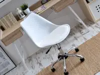 Krzesło obrotowe regulowane LUIS MOVE białe - w aranżacji z biurkiem ESLOV