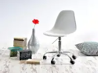 Krzesło regulowane do biura MPC MOVE białe - w aranżacji