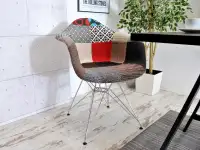 Fotel tapicerowany z podłokietnikami MPA ROD TAP patchwork - w aranżacji