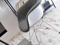 Fotel tapicerowany z podłokietnikami MPA ROD TAP pepitka - w aranżacji