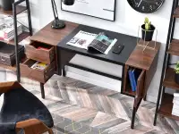 Industrialne biurko z szufldami LOFT orzech - w aranżacji z krzesłem BENT oraz regałami JENS