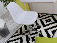 Obrotowe krzesło tapicerowane MOP MOVE TAP szare - w aranżacji