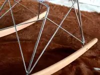 Fotel bujany tapicerowany tkaniną MPC ROC TAP szary - płozy z drewna