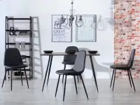Krzesło z ekoskóry do jadalni pikowane SKAL czarne - w aranżacji ze stołem ONEKA
