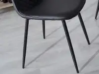 Krzesło z ekoskóry do jadalni pikowane SKAL czarne - podstawa