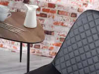 Krzesło z ekoskóry do jadalni pikowane SKAL czarne - pikowane oparcie
