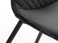 Krzesło z ekoskóry do jadalni pikowane SKAL czarne - fragment siedziska