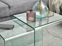 Designrski szklany komplet stolików ze szkła giętego DUO - w aranżacji