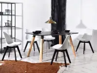 Nowoczesne krzesło kuchenne LUIS WOOD biało-czarne - w aranżacji