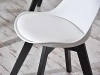 Nowoczesne krzesło kuchenne LUIS WOOD biało-czarne - tapicerowane siedzisko