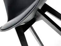 Krzesło z oparciem LUIS WOOD czarno-czarne - charakterystyczne detale