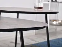 Komplet stolików w oryginalnym kształcie ROSIN beton-czerń - detal stalowych nóżek