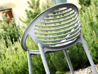 Krzesło ażurowe z tworzywa BORIA szare - charakterystyczne detale