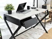 Małe designerskie biurko loftowe DESIGNO BETON-CZARNE - przestronny blat z szufladą