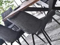 Krzesło ADEL CZARNY ANTIC z przeszywanej tkaniny vintage - tkanina vintage
