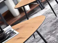 Desigmerski stolik ROSIN S DĄB na czarnych metalowych nogach - zaokrąglone narożniki