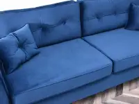 Sofa welurowa BLINK GRANATOWA rozkładana z poduchami - miękkie siedzisko
