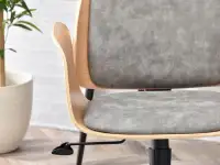 Fotel biurowy drewniany ENRIC DĄB z szarą tkaniną cowboy - charaktrystyczne detale