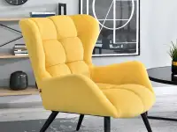 Pikowany fotel welurowy KIKORI ŻÓŁTY z wysokim oparciem - komfortowe siedzisko