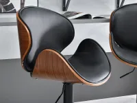 Hoker NR 54 drewniany tapicerowany czarną skórą - komfortowe siedzisko