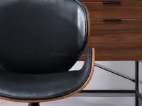 Fotel do gabinetu BOOM CZARNY SKÓRZANY ANTIC Z DREWNA ORZECH - charakterystyczne detale