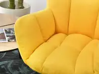 Fotel wypoczynkowy KIRA ŻÓŁTY z obracanym siedziskiem - komfortowe podłokietniki