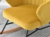 Fotel bujak welurowy FLEUR ŻÓŁTY z płozami BUK+CZARNY - miękkie siedzisko