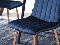 Krzesło z weluru MEGAN GARANAT NA MIEDZIANEJ PODSTAWIE - nowoczesna forma