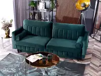 Welurowa sofa wolnostojąca CALVO BUTELKOWA ZIELEŃ z funkcją - w aranżacji ze stolikami IBIA S oraz XL